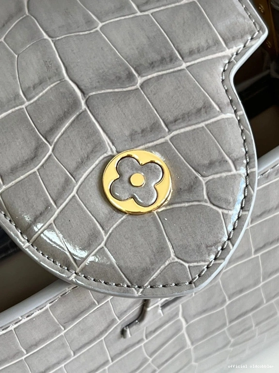 Official oldcobbler VUITTON LOUIS CAPUCINES BB 0812